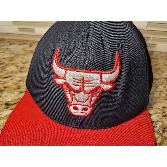 Chicago Bulls Hat Cap Mitchell & Ness NBA Basketball Snapback Adjustable - Picture 2 of 11